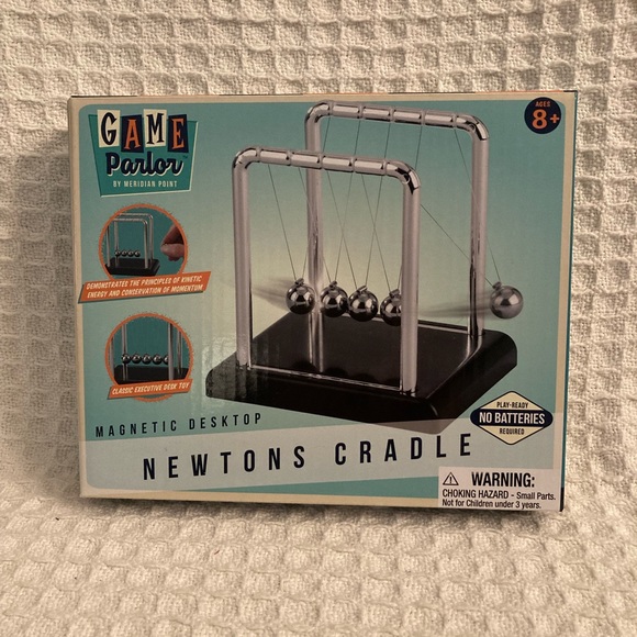 Game Parlor Meridian Point Newtons Cradle Magnetic Desk Top Executive Toy NIB - Picture 1 of 6